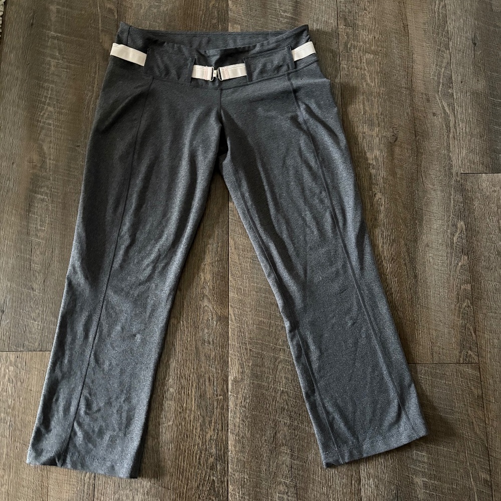 Lululemon low rise belt it out pants - Picture 1 of 3